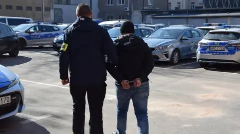 Wyciągnęli od zakonnika hasła do kont, z banku znikł prawie milion złotych. Kolejne zatrzymania