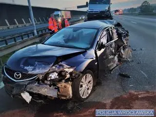 Kierowca busa uderzył m.in. w prawidłowo jadącą mazdę