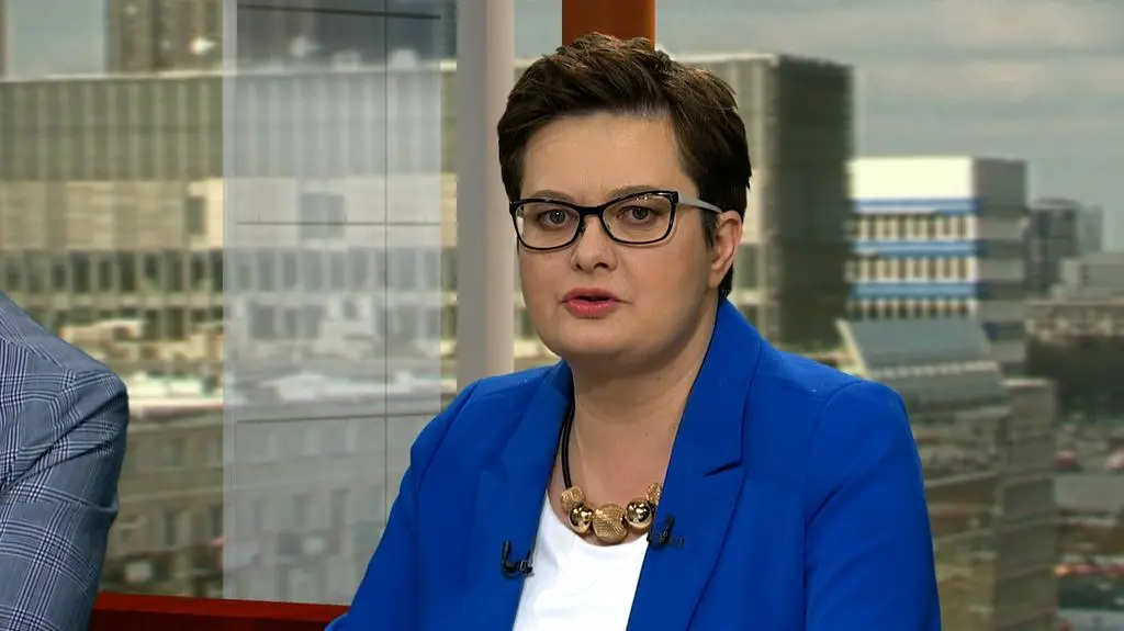Ten rząd postawił na zastąpienie polityki dyplomatycznej historyczną