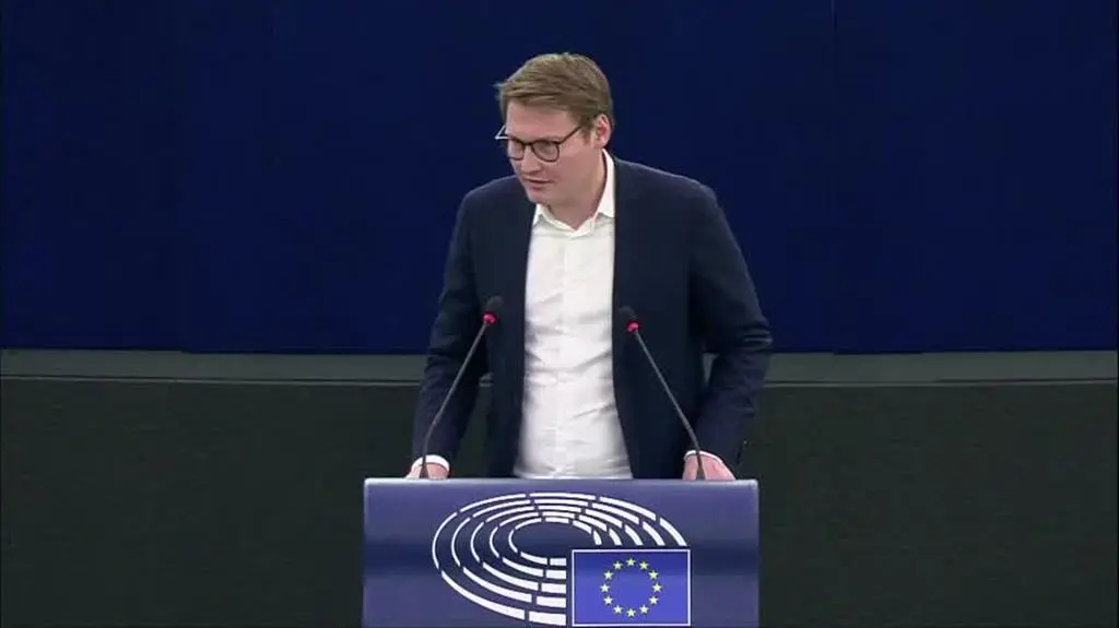 debata 35
