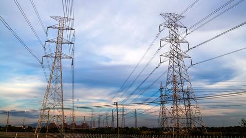 prad linie energetyczne shutterstock_197577161