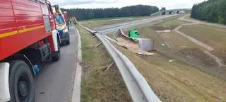 Ciężarówka spadła z wiaduktu 