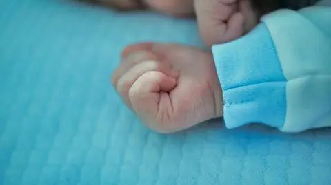Prokuratura: znęcali się nad dziećmi. Oskarżeni matka i jej partner