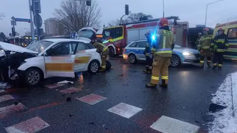 Auto nauki jazdy i bus rozbite. Na miejscu karetki