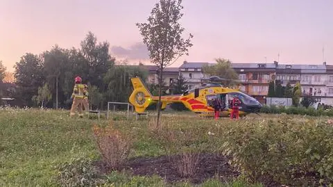 Groźny wypadek na placu zabaw. Karuzela odrzuciła 11-latka na kilka metrów