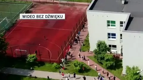 dron warszawa kolejki