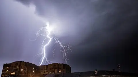 Przed nami burzowa noc. Wiatr może rozpędzić się nawet do 100 kilometrów na godzinę 