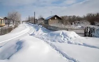 Zwłoki mężczyzny znaleziono w śnieżnej zaspie