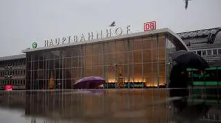 Wewnętrzny raport policji po napaściach. "Chaotyczna i wstydliwa sytuacja"