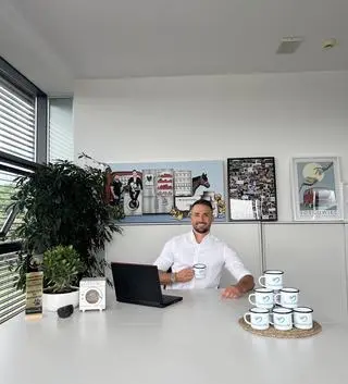 Łukasz Litewka w swojej fundacji