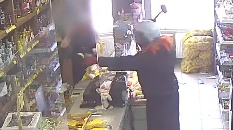 W kasku na głowie, z tłuczkiem w ręce. Policja szuka sprawcy kradzieży