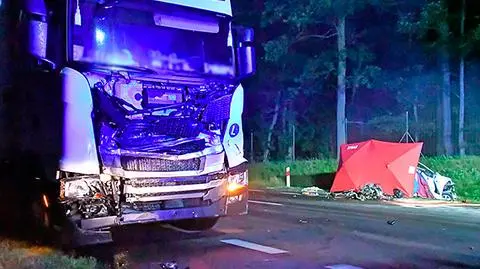 Zderzenie czterech pojazdów na trasie nad morze, jeden z kierowców nie żyje