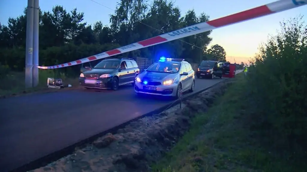 Kierowca wjechał w dwie dziewczynki na poboczu