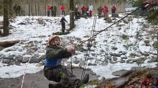 Zimowe zawody przetrwania dla podchorążych