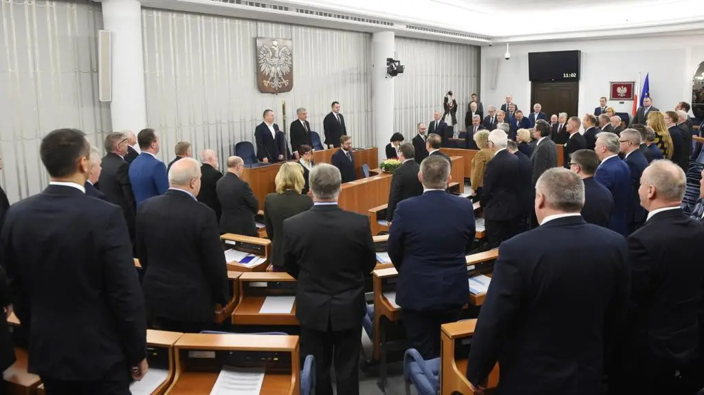 Senat przyjął bez poprawek tzw. ustawę dezubekizacyjną