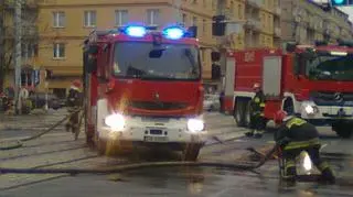 Na miejscu jest 10 jednostek straży pożarnej 