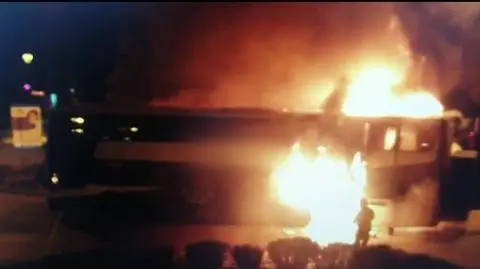 Pasażerowie zdążyli opuścić płonący autokar