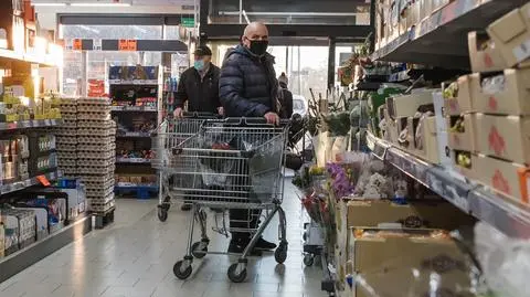 sklep zakupy yshutterstock_1880520667