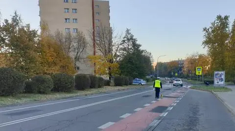 Matka z półtoraroczną córką w wózku potrącona na pasach