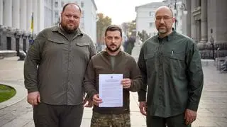 Na zdjęciu razem z szefem Rady Najwyższej Rusłanem Stefanczukiem i premierem Denysem Szmyhalem