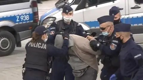 Policja podczas tłumienia demonstracji przedsiębiorców