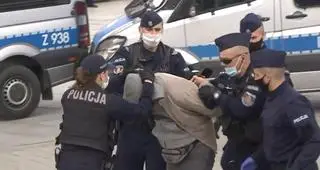 Policja podczas tłumienia demonstracji przedsiębiorców