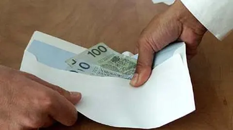 Łapówkarstwo (zdjęcie ilustracyjne)