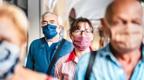 19-latek wynalazł nowy rodzaj maseczki. Jedzie na Expo