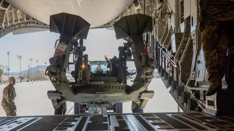 Stwierdziła, że Niemcy "nie mogą dostarczyć transporterów", a decyzja jest "wspólna" z NATO. Media: kłamstwo