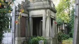 Grobowiec w stylu neoegipskim