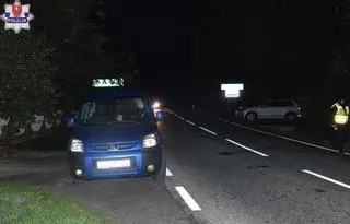 Mężczyzna leżał na jezdni 