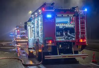 Pożar budynku z maszynami rolniczymi. W środku zwłoki mężczyzny