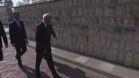Antoni Macierewicz w drodze na posiedzenie podkomisji smoleńskiej