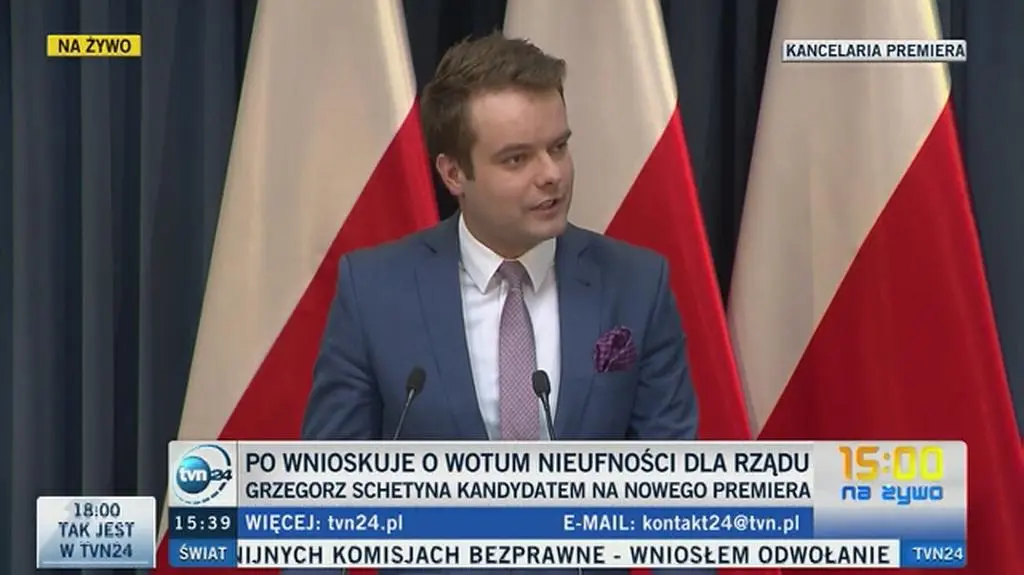 Walka buldogów pod dywanem
