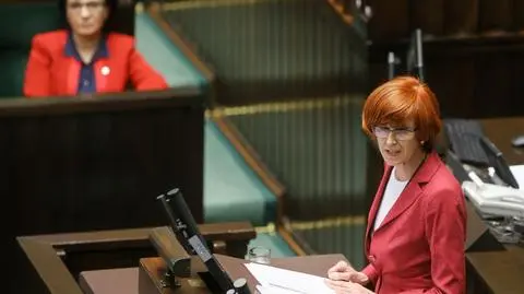 Rafalska: urząd pełnił rolę biura podróży. Jest odpowiedź byłego szefa