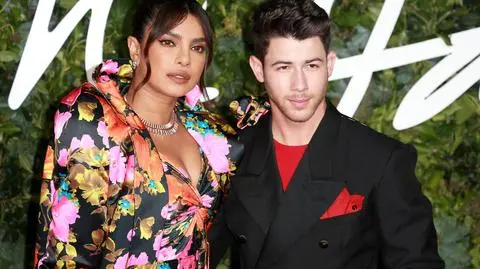 Priyanka Chopra Jonas wyjaśnia, dlaczego skorzystała z usług surogatki. Mówi o "niezbędnym kroku"