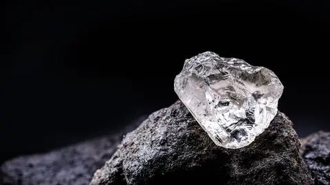 Legalizowali pieniądze z oszustwa. Kupili diamenty za 5,5 mln złotych