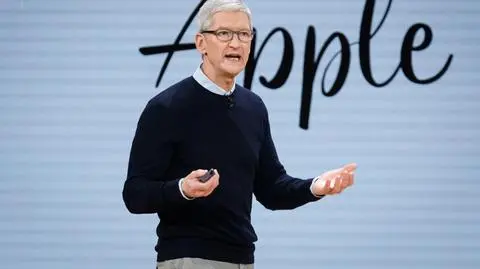 Olbrzymi bonus dla szefa Apple. Setki milionów dolarów wpłynęły na konto
