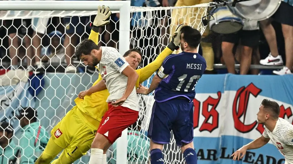 Szczęsny w starciu z Messim