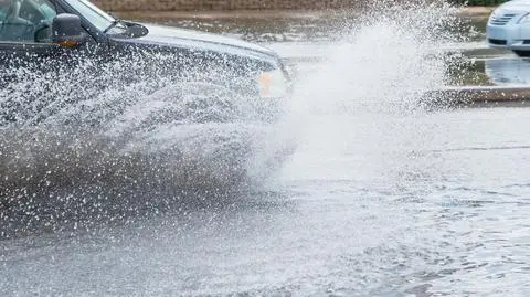 Burza, grad, zalane auto? To trzeba wiedzieć