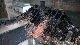 Spłonął cały dach budynku