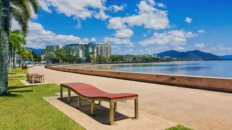 Queensland Australia lawka shutterstock_2404645801