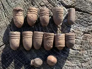 Tak wyglądają, wydobyte z ziemi, pociski