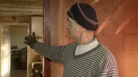 Spał i nie miał pojęcia, że płonie jego dom. Wyprowadzili go policjanci i wtedy runął dach