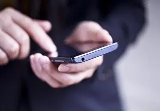 Myślał, że pisze z 11-latką. Wysyłał jej nagie zdjęcia