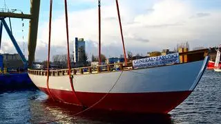 Odbudowany żaglowiec zwodowano w 2012 roku