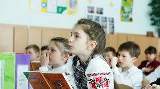 Najmłodsi uczniowie pod okiem jednego nauczyciela uczą się przez cztery lata
