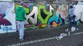 Jedni z autorów graffiti