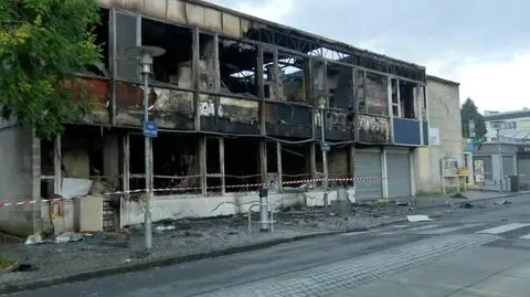 Ulice Nantes po nocnych zamieszkach