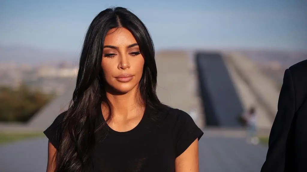 Kim Kardashian ma zapalenie przełyku. Co warto wiedzieć o tej chorobie?